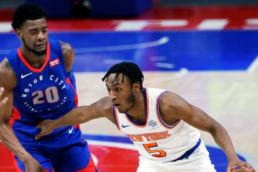Randle stars as New York Knicks pound Detroit Pistons 125-81