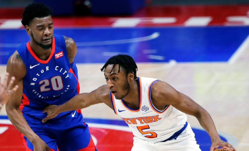 Randle stars as New York Knicks pound Detroit Pistons 125-81