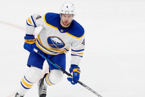 Flat cap, unique season make for tight NHL trade deadline