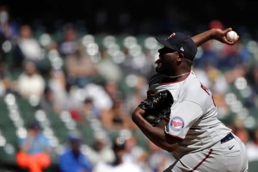 Sanó, Twins beat Brewers 8-2 to win season-opening series