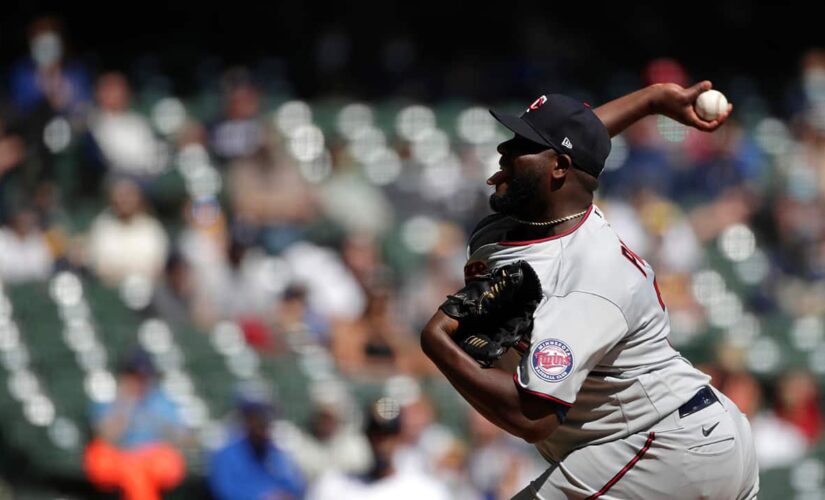 Sanó, Twins beat Brewers 8-2 to win season-opening series