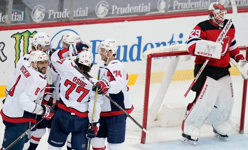 Great 8: Ovechkin scores historic PP goal, Caps sweep Devils