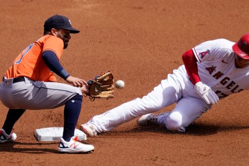 Carlos Correa’s 9th-inning homer puts Astros past Angels 4-2