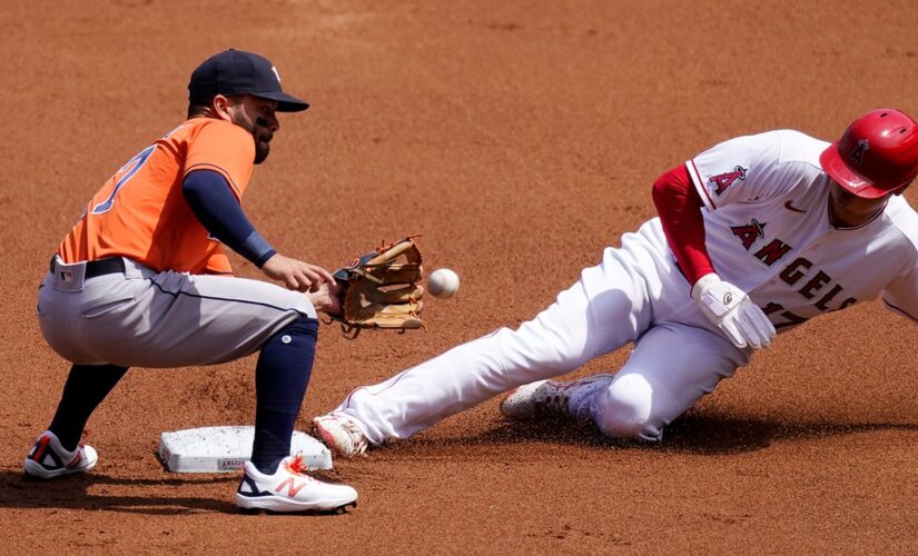 Carlos Correa’s 9th-inning homer puts Astros past Angels 4-2