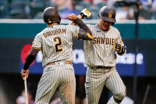 Padres follow up 1st no-no with 7-4 victory over Rangers