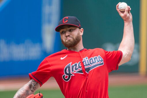 Indians complete sweep by beating Miggy-less Tigers 5-2
