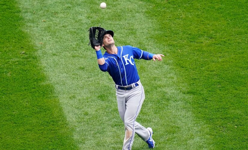 Taylor helps Royals top White Sox 4-3 in 10 innings
