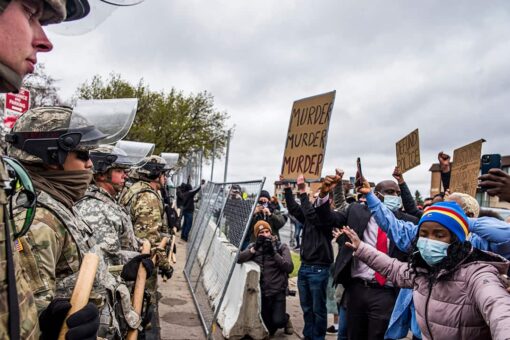 LIVE UPDATES: Minnesota police and protesters clash for second night following Daunte Wright fatal shooting
