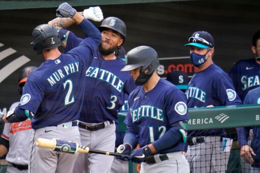 Seager, Mariners stay perfect in extras, beat Orioles 4-3