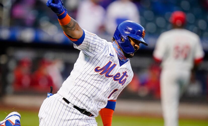 Mets win doubleheader opener, edge Phillies 4-3 in extras