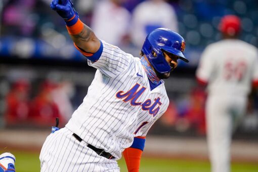 Mets win doubleheader opener, edge Phillies 4-3 in extras