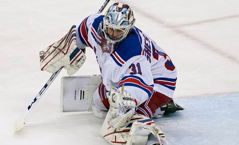 Shesterkin makes 27 saves, first NHL shutout, Rangers 3-0