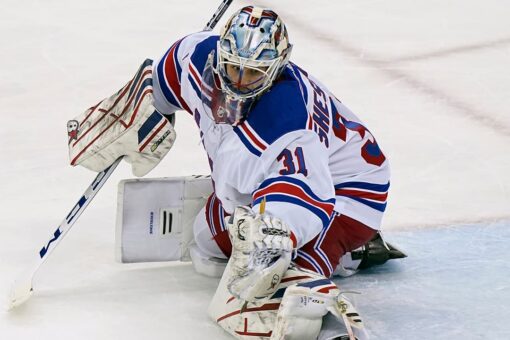 Shesterkin makes 27 saves, first NHL shutout, Rangers 3-0