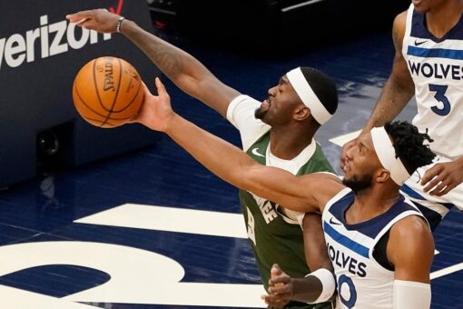Middleton leads Bucks in 130-105 breeze by Timberwolves
