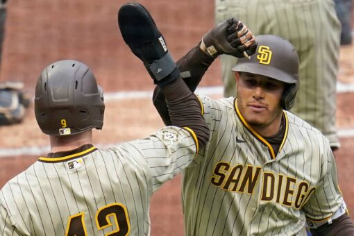 Machado homers, Padres earn split with Pirates in 8-3 win