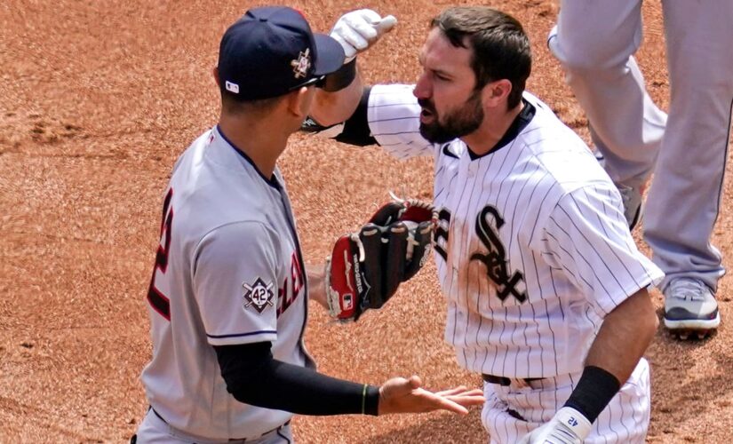 Ramírez, Indians bounce back from no-hitter, beat Chisox 4-2