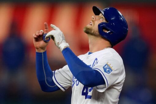 Shaky Royals bullpen hangs on for 7-5 win over Blue Jays