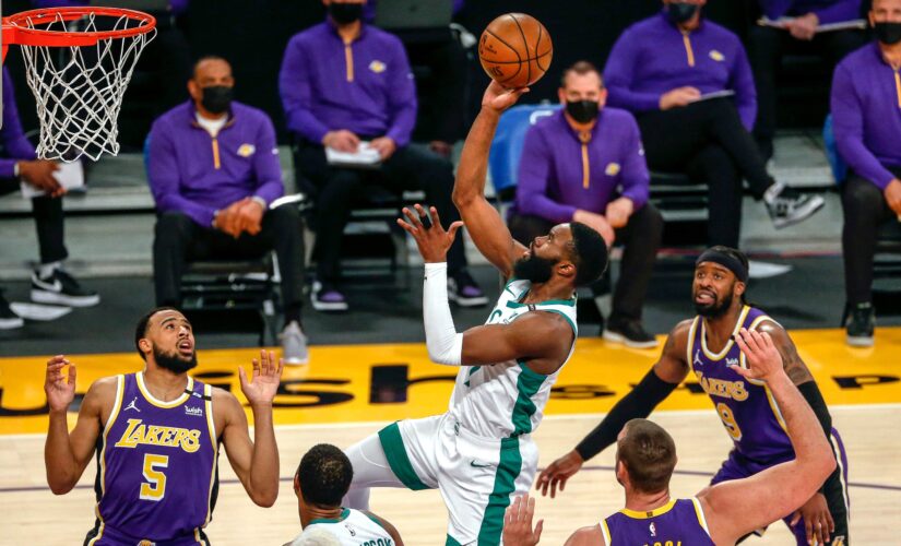 Jaylen Brown scores 40, Celtics beat Lakers 121-113