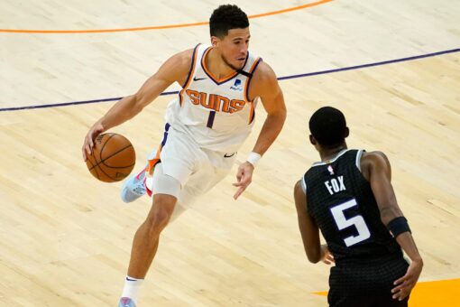 Ayton scores 26, Suns beat Kings for 10th straight home win