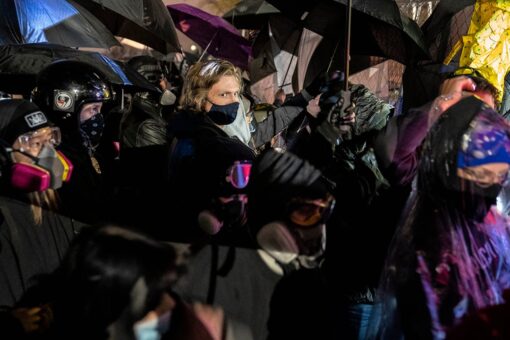 Minneapolis City Council calls for police to stop using tear gas, rubber bullets against protesters