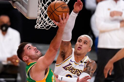 Lakers hold off NBA-leading Jazz 127-115 in OT