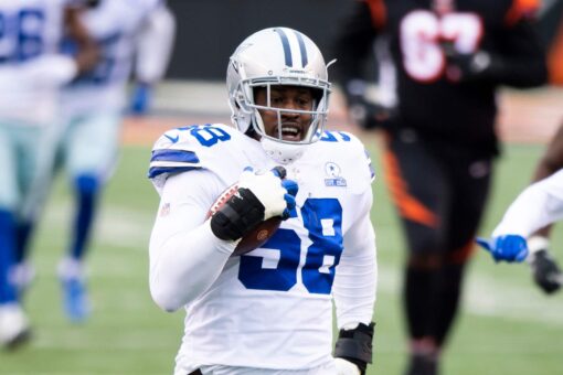 Seahawks’ Aldon Smith turns himself in after police issue warrant for his arrest over alleged battery: report