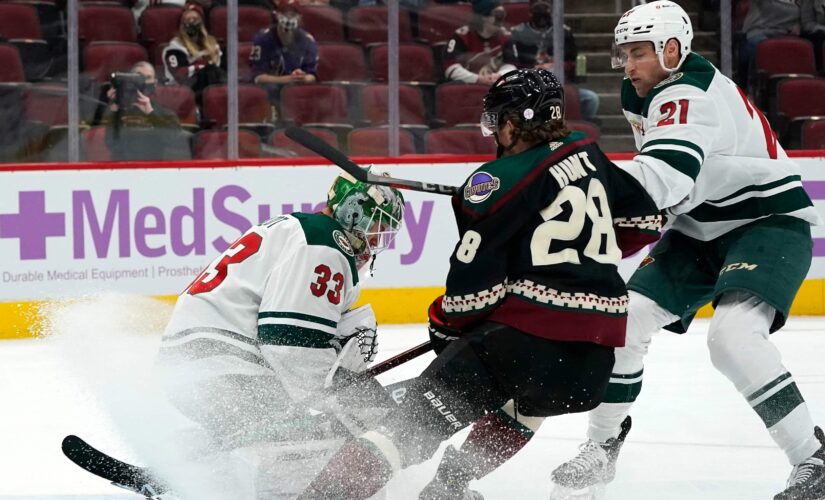 Talbot stops 22 shots, Wild beat Coyotes 5-2