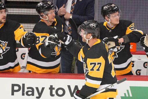 Carter scores first with Pittsburgh in 7-6 win over Devils