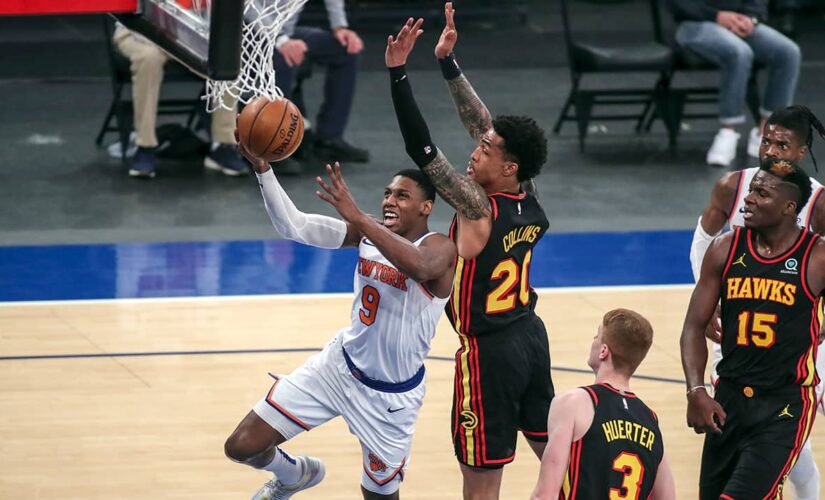 Knicks win 8th in row, top Hawks 137-127 OT as Randle soars