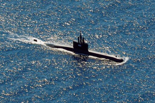 Indonesian sub’s crew as oxygen dwindles as worries grow