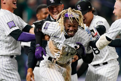 Tapia’s solo HR in 9th lifts Rockies over Phillies 5-4