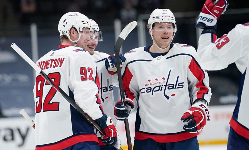 Capitals dominate Islanders 6-3 to stay in 1st in East