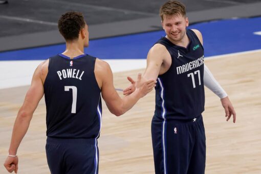 Doncic, Mavs stun Lakers with rally in Davis’ 2nd game back