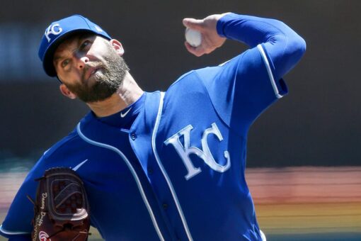 Royals win 4th straight, blank slumping Tigers 4-0