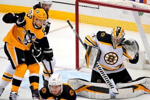 Jarry, Guentzel lead Penguins past Bruins, 1 -0
