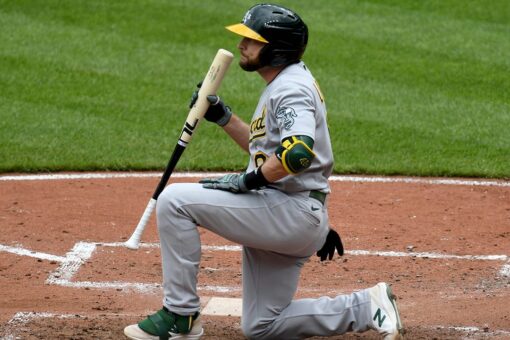 Oakland’s 13-game winning streak ends, Orioles romp 8-1