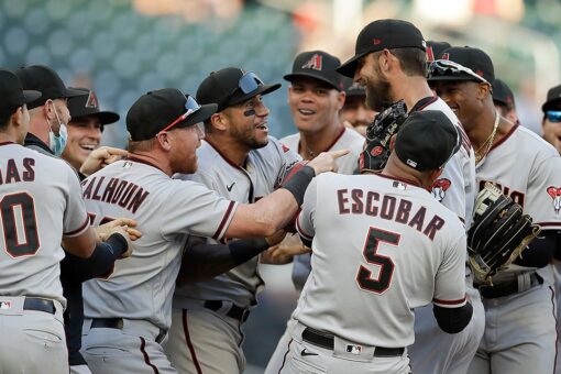 Bumgarner pitches 7-inning no-hitter, Arizona sweeps Braves