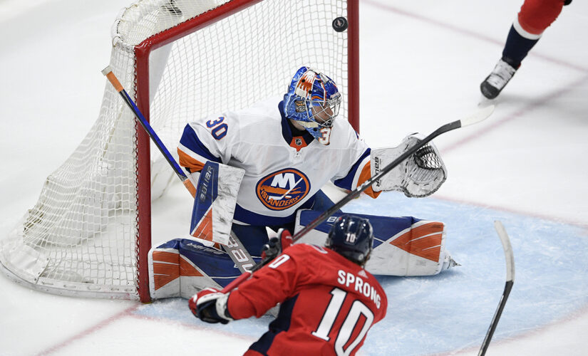 Sprong scores early, Capitals shut out Islanders 1-0