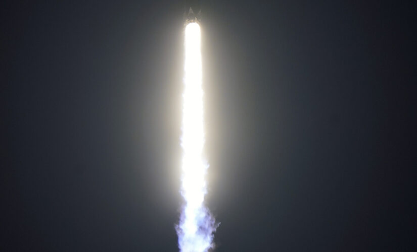 SpaceX launches 25th batch of Starlink broadband satellites into orbit from Cape Canaveral
