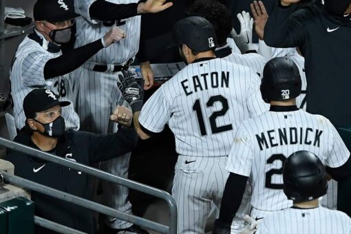 Chang hits Grandal with throw as White Sox beat Indians 4-3