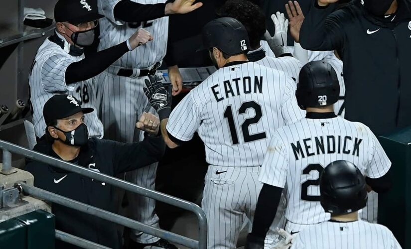 Chang hits Grandal with throw as White Sox beat Indians 4-3