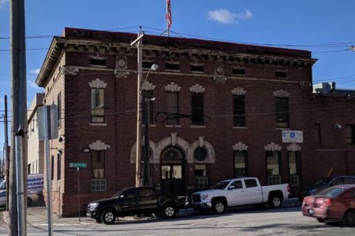 Albany police station attacked by anti-police rioters throwing bottles at officers