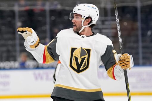 Martinez, Carrier lift Golden Knights to 6-1 win over Blues