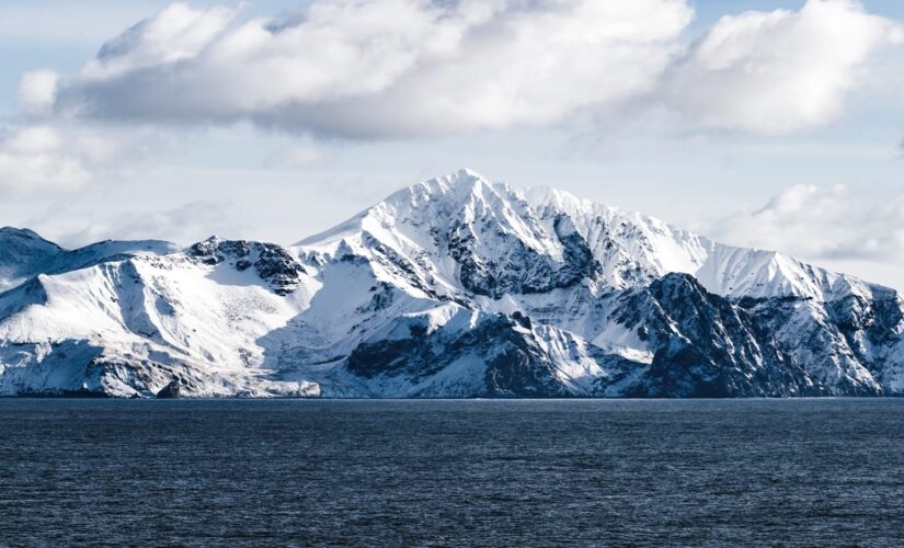 Alert level raised for Aleutian Islands volcano emitting ash