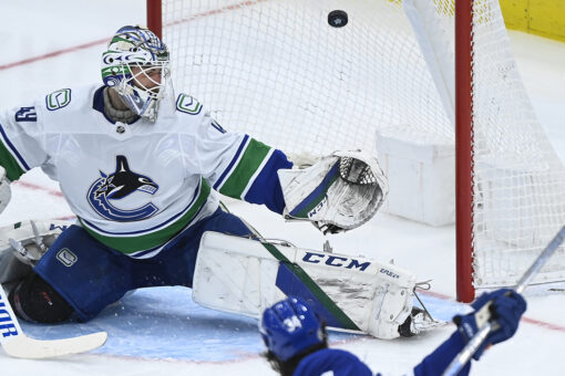 Matthews scores his 36th, Maple Leafs beat Canucks 4-1