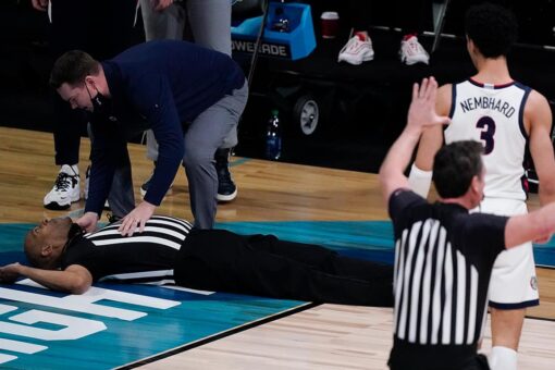 NCAA ref Bert Smith reveals what led to scary fall during men’s tournament