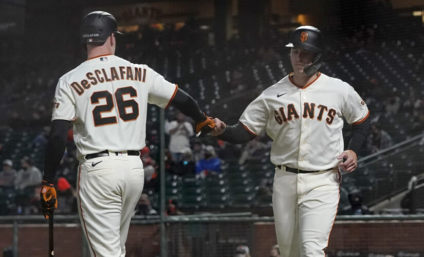 Posey hits 2-run homer, Giants pound Rockies in 12-0 rout