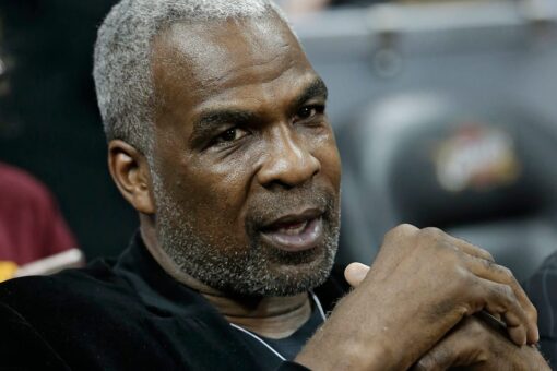 Ex-Knicks great Charles Oakley doesn’t want his jersey retired unless owner James Dolan does this