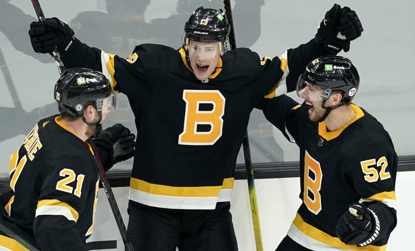 Bruins score 3 unanswered goals in 3rd, beat Sabres 5-2