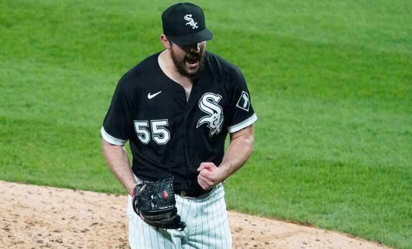 White Sox’s Carlos Rodón throws no-hitter against Indians